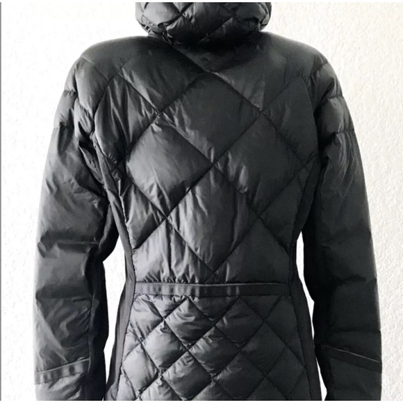 LULULEMON DOWN FOR A RUN JACKET Black Original Release SIZE 4,6 - Picture 6 of 11